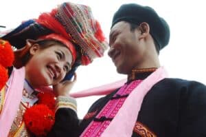 Phong tục cưới hỏi của người Việt Nam đa dạng theo từng vùng miền, góp phần làm nên nét văn hóa truyền thống độc đáo, đậm đà bản sắc.